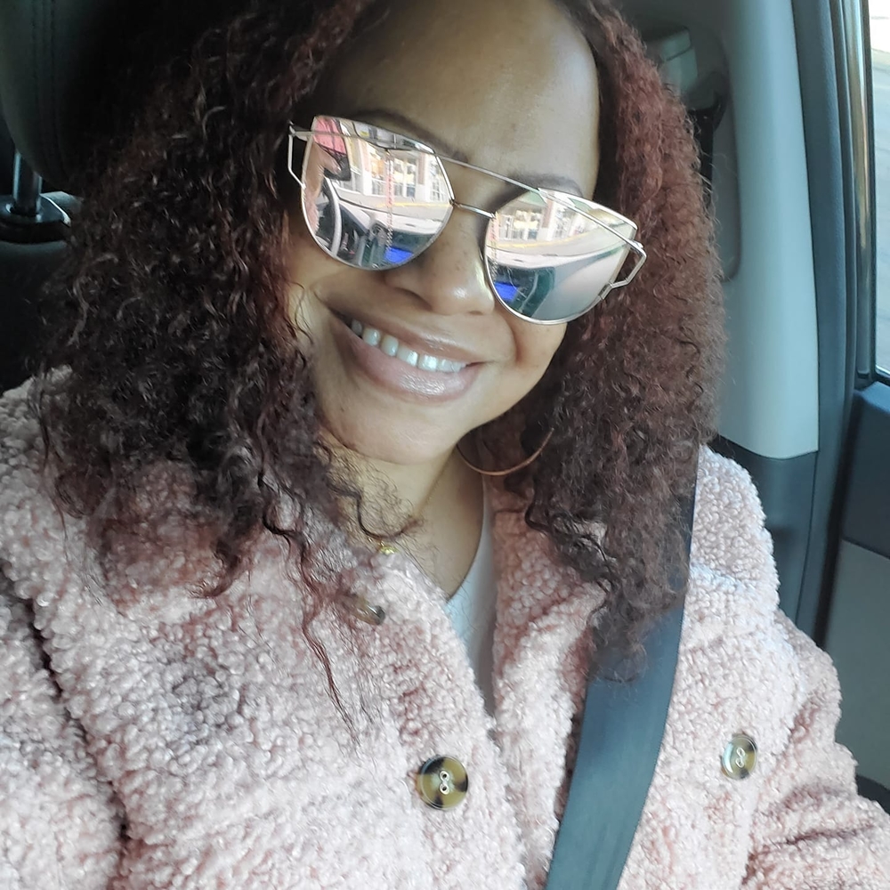 Meet your Posher, Charessa